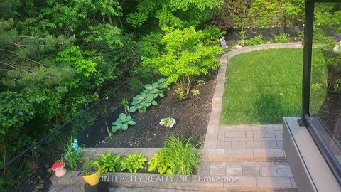 Photo 32 at 23 Halo Court, Patterson, Vaughan