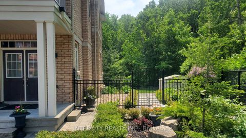 Photo 36 at 23 Halo Court, Patterson, Vaughan