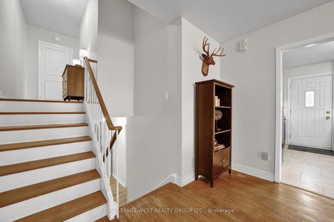 Photo 6 at 58 Frankton Crescent, York University Heights, Toronto
