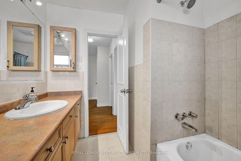 Photo 10 at 58 Frankton Crescent, York University Heights, Toronto