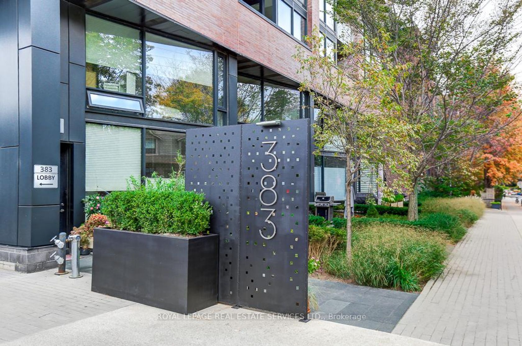 373 - 383 Sorauren Avenue, Roncesvalles, Toronto photo 4