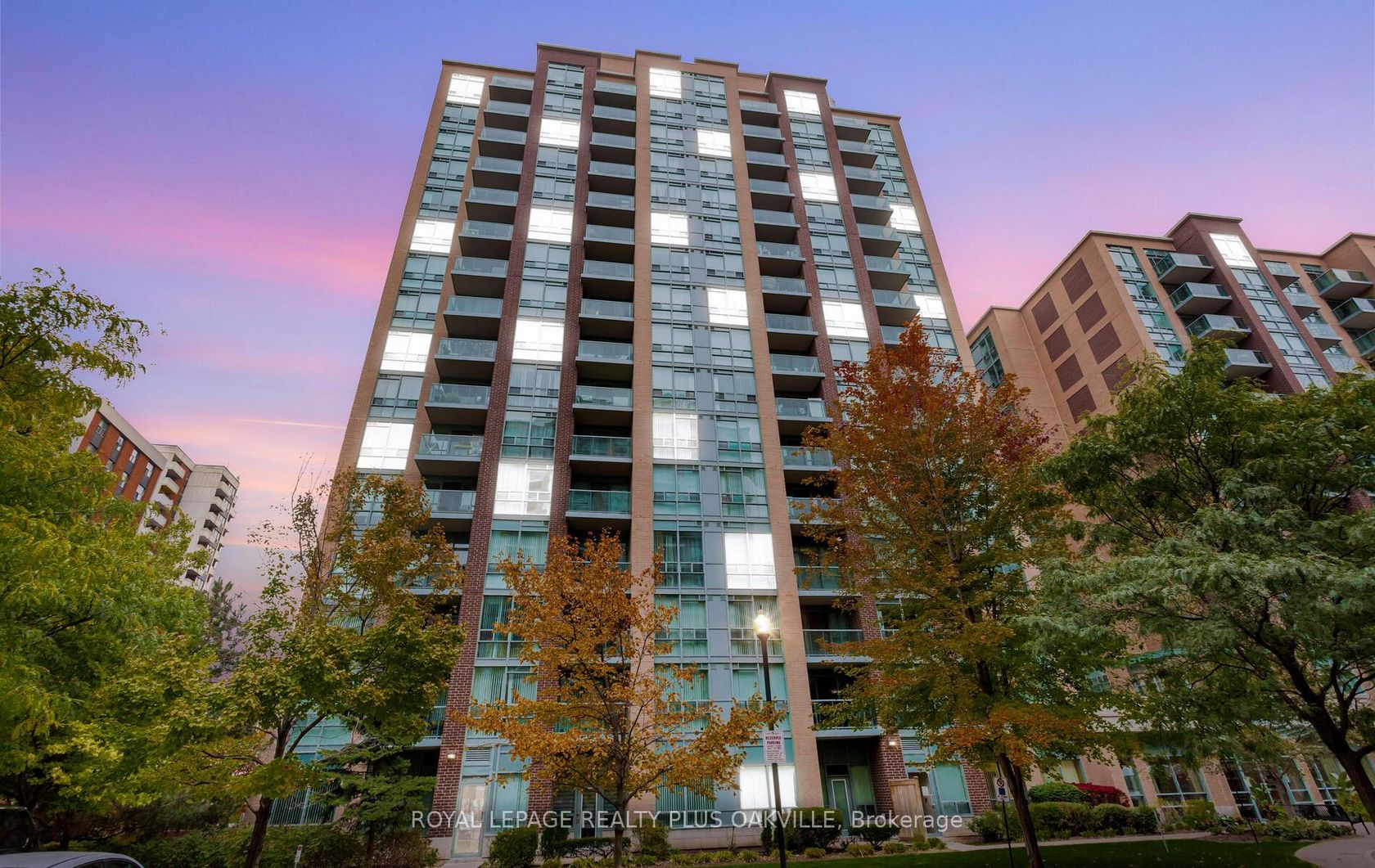 LPH07 - 7 Michael Power Place, City Centre West, Toronto  by Loree Meneguzzi Real Estate LPH07 - 7 Michael Power Place, City Centre West, Toronto