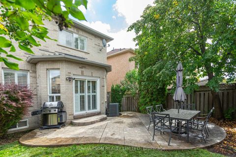 Photo 2 at 129 Fox Hound Crescent, Vellore Village, Vaughan