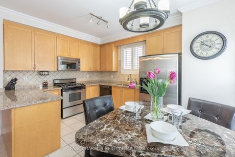 Photo 5 at 129 Fox Hound Crescent, Vellore Village, Vaughan