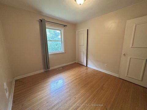 Photo 2 at 339 Jaybell Grove Grove, Rouge E10, Toronto