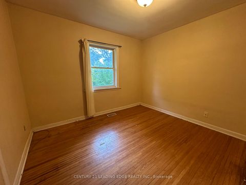 Photo 3 at 339 Jaybell Grove Grove, Rouge E10, Toronto