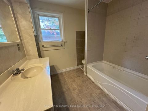 Photo 4 at 339 Jaybell Grove Grove, Rouge E10, Toronto
