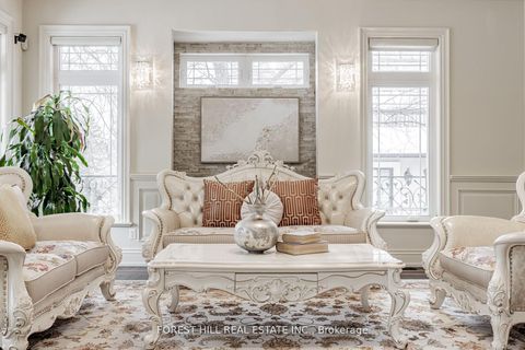 Photo 10 at 4 Fifeshire Road, Windfields, Toronto