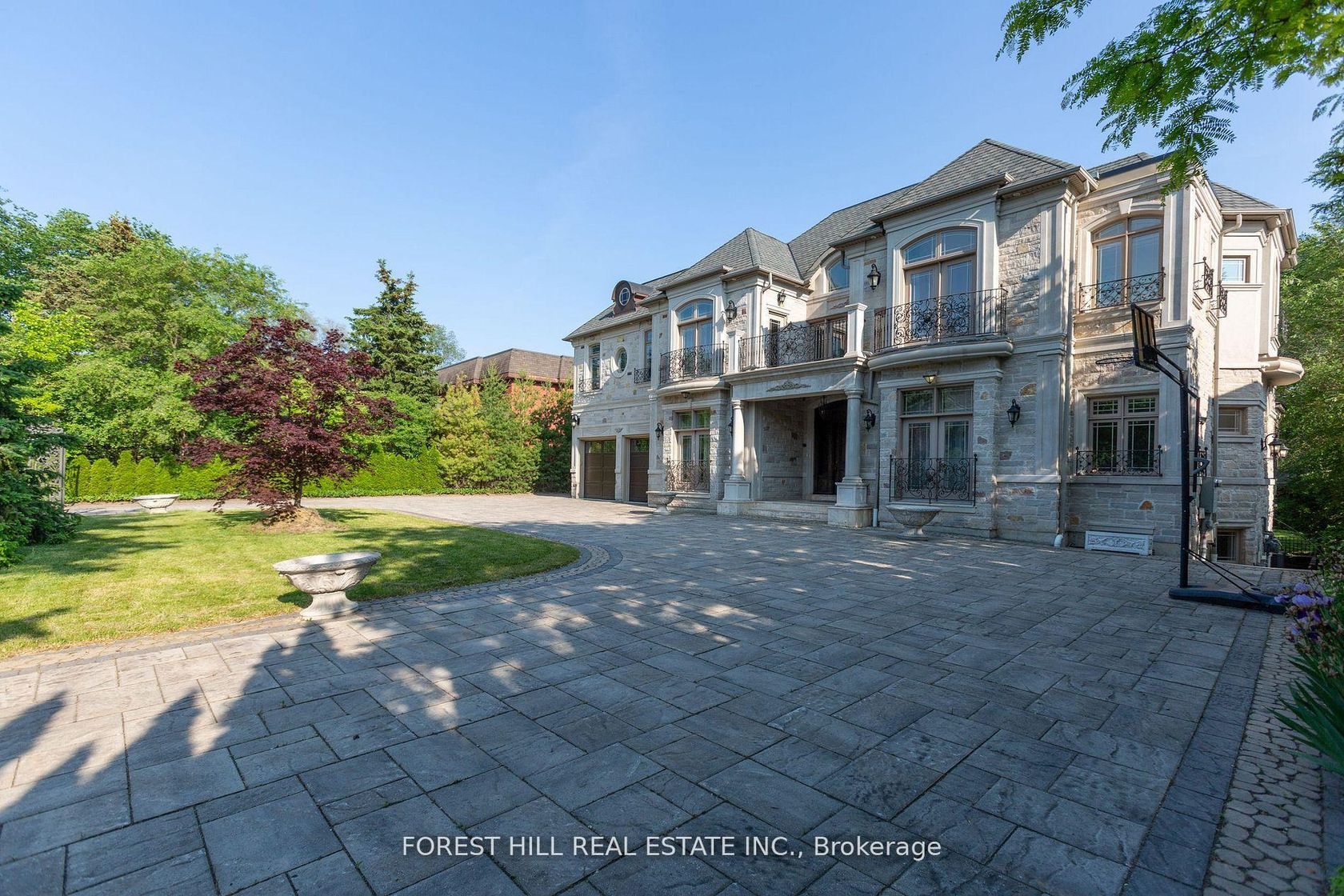 Photo 2 at 4 Fifeshire Road, Windfields, Toronto Photo 2 at 4 Fifeshire Road, Windfields, Toronto
