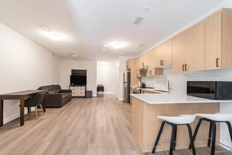 Photo 3 at #1 - 30 DEAN PARK Road, Rouge E11, Toronto