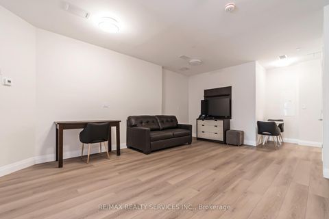 Photo 5 at #1 - 30 DEAN PARK Road, Rouge E11, Toronto