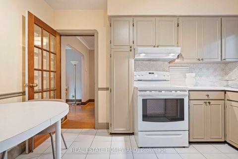 Photo 12 at 59 Parkview Hill Crescent, Parkview, Toronto