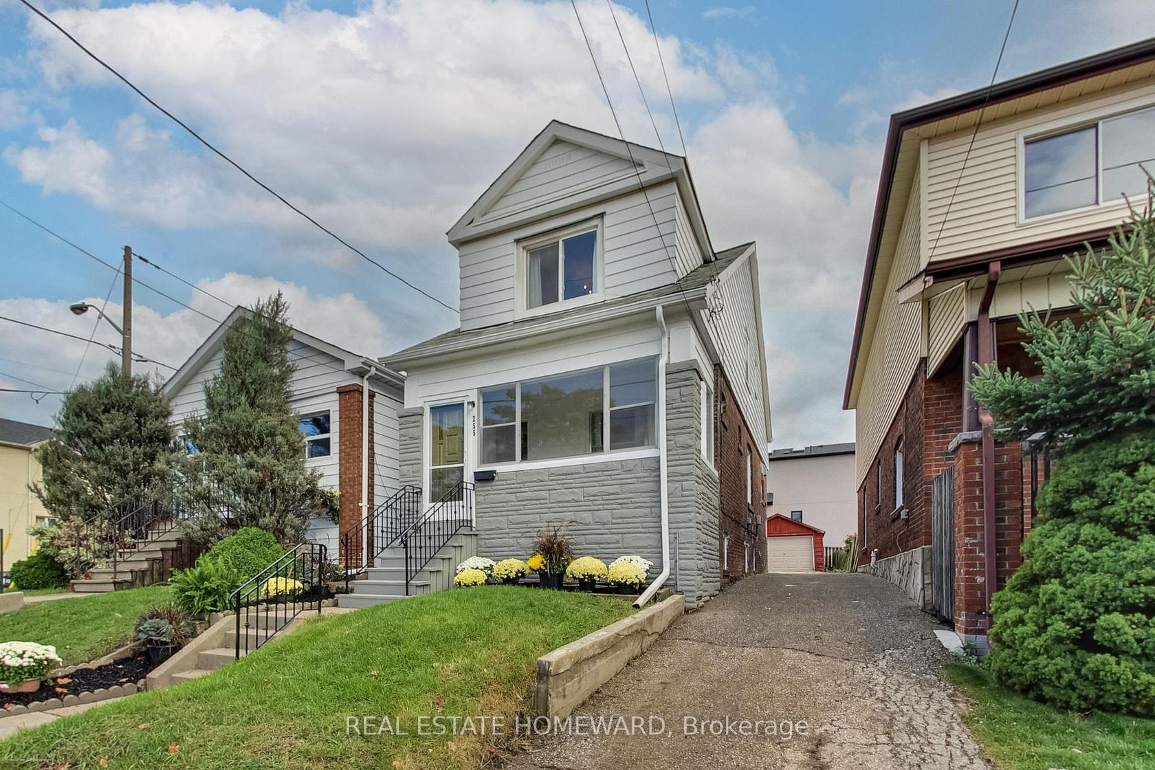 Photo 1 at 255 Westlake Avenue, Lumsden, Toronto Photo 1 at 255 Westlake Avenue, Lumsden, Toronto