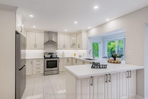 Photo 13 at 501 Palmer Avenue, Bayview Hill, Richmond Hill