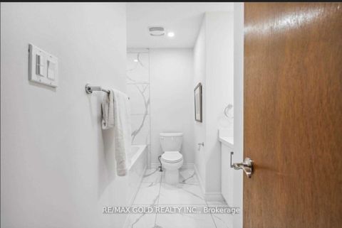 Photo 7 at 39 Magnolia Avenue, Kennedy Park, Toronto Photo 7 at 39 Magnolia Avenue, Kennedy Park, Toronto