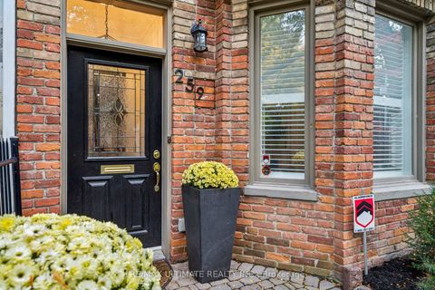 Photo 1 at 259 Seaton Street, Moss Park, Toronto