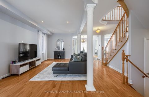 Photo 3 at 187 Colesbrook Road, Westbrook, Richmond Hill