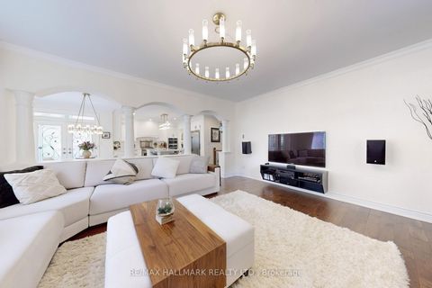 Photo 4 at 436 Paradelle Drive, Oak Ridges Lake Wilcox, Richmond Hill