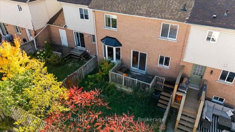 Photo 2 at 84 Trevino Circle, East Bayfield, Barrie