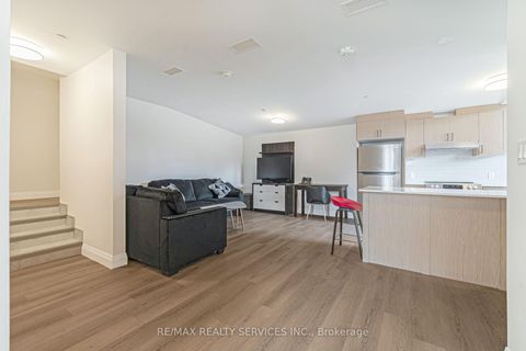 Photo 3 at #3 - 30 DEAN PARK Road, Rouge E11, Toronto