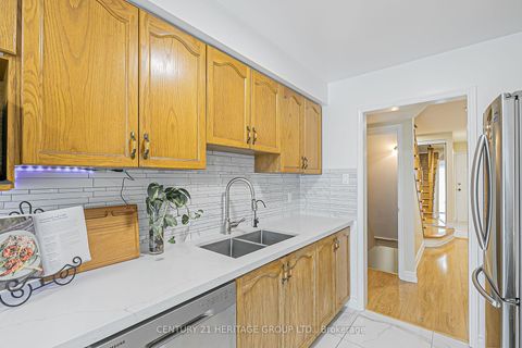 Photo 12 at 47 - 698 Caradonna Crescent S, Armitage, Newmarket