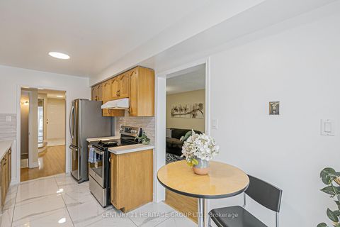 Photo 13 at 47 - 698 Caradonna Crescent S, Armitage, Newmarket