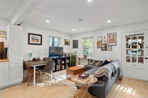 Photo 3 at 4 Warvet Crescent, Parkview, Toronto