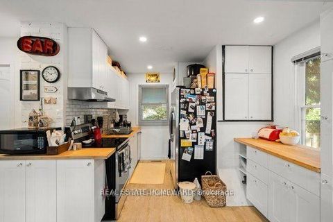 Photo 6 at 4 Warvet Crescent, Parkview, Toronto