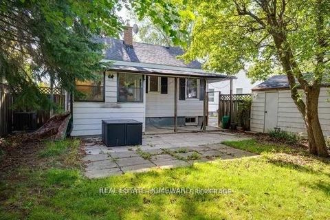 Photo 30 at 4 Warvet Crescent, Parkview, Toronto