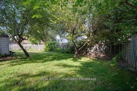 Photo 34 at 4 Warvet Crescent, Parkview, Toronto