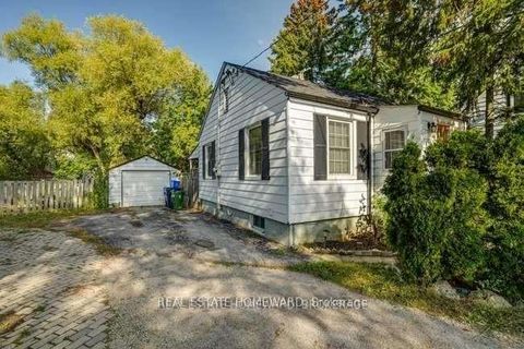 Photo 35 at 4 Warvet Crescent, Parkview, Toronto