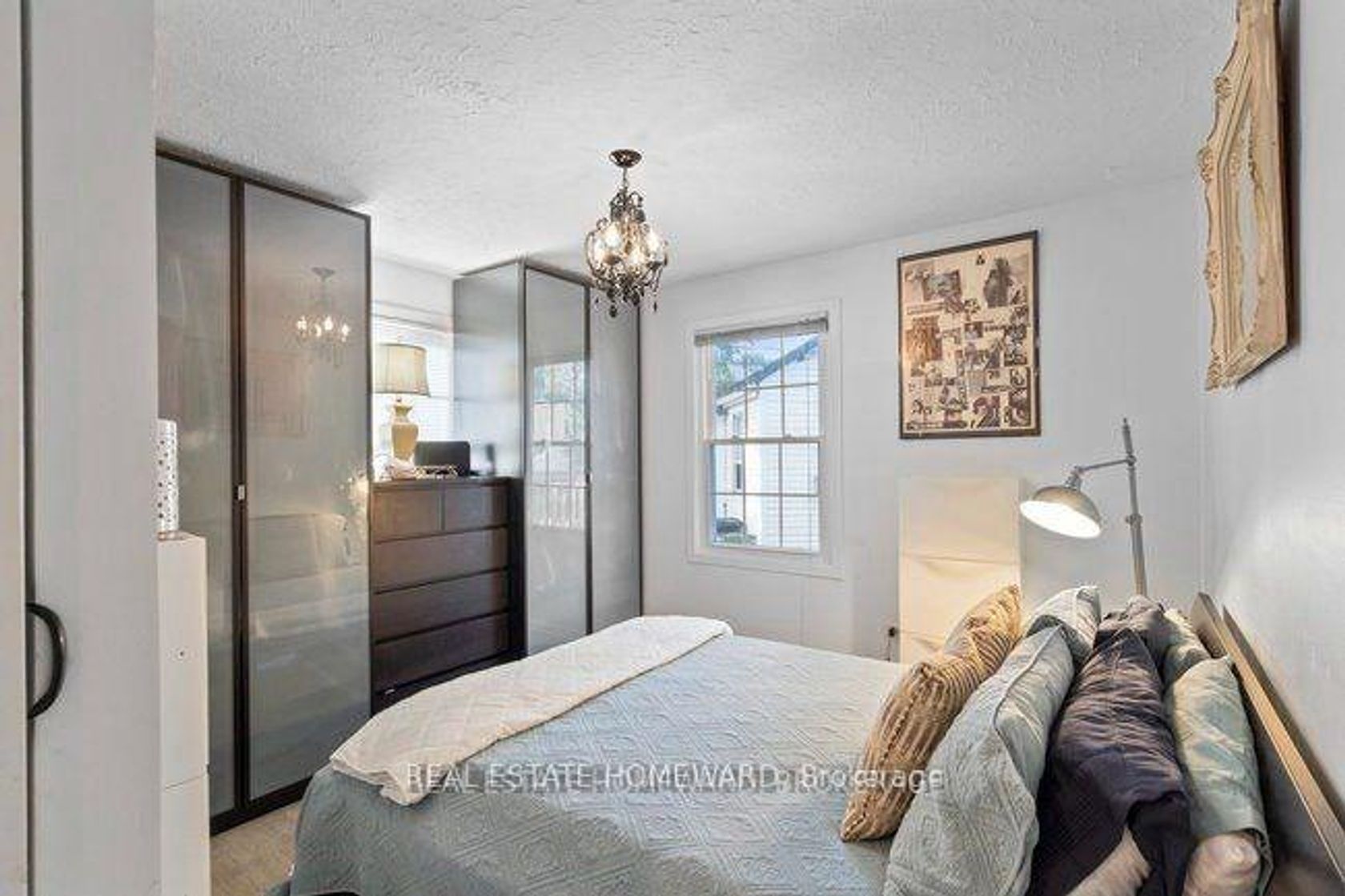 Photo 9 at 4 Warvet Crescent, Parkview, Toronto Photo 9 at 4 Warvet Crescent, Parkview, Toronto