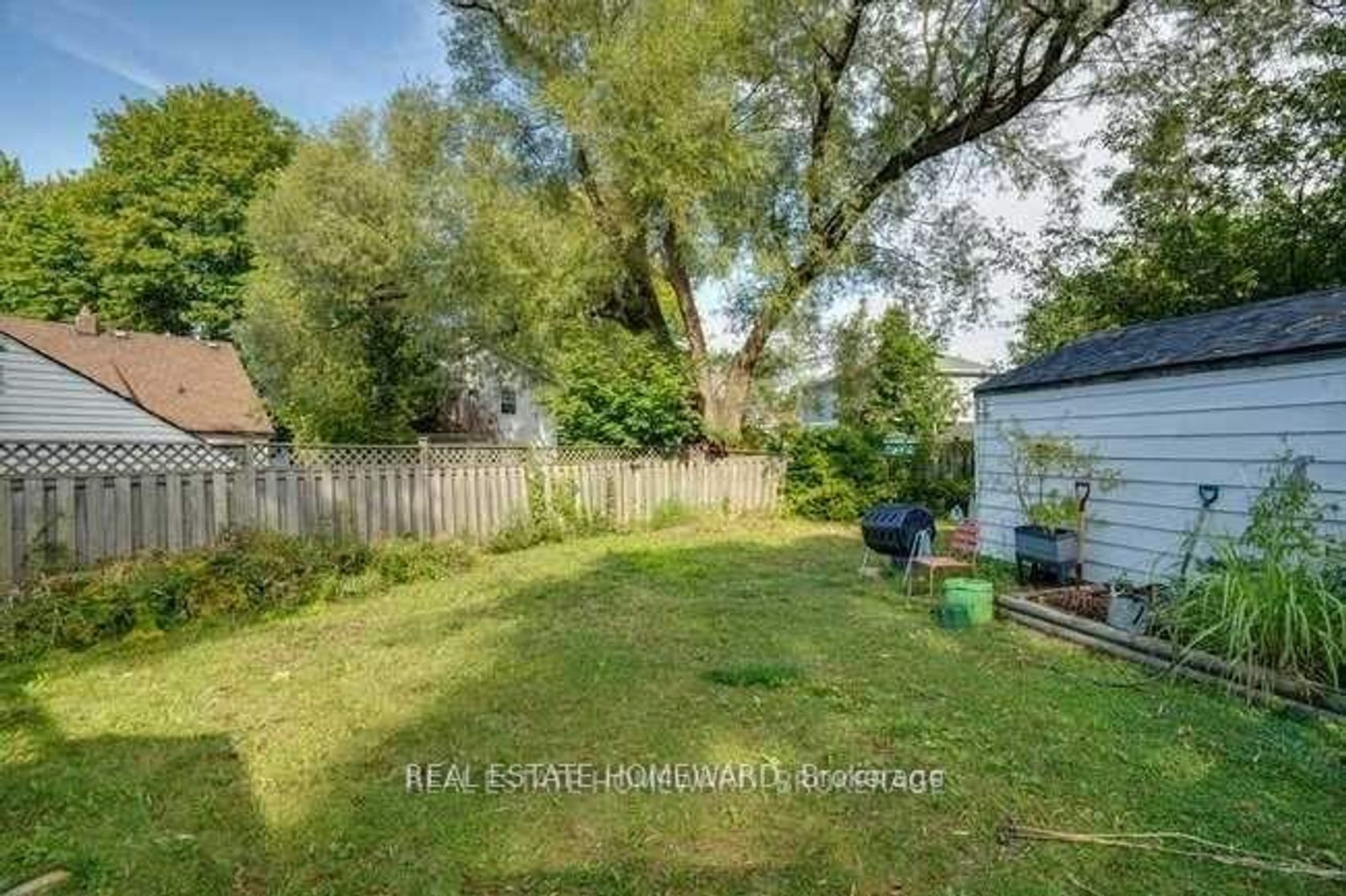 Photo 32 at 4 Warvet Crescent, Parkview, Toronto Photo 32 at 4 Warvet Crescent, Parkview, Toronto