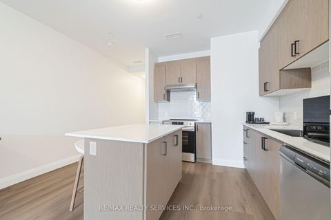 Photo 9 at #4 - 30 DEAN PARK Road, Rouge E11, Toronto