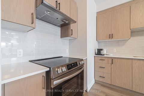 Photo 10 at #4 - 30 DEAN PARK Road, Rouge E11, Toronto