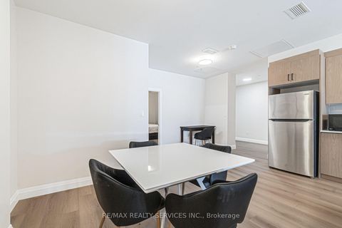 Photo 10 at #6 - 30 DEAN PARK Road, Rouge E11, Toronto