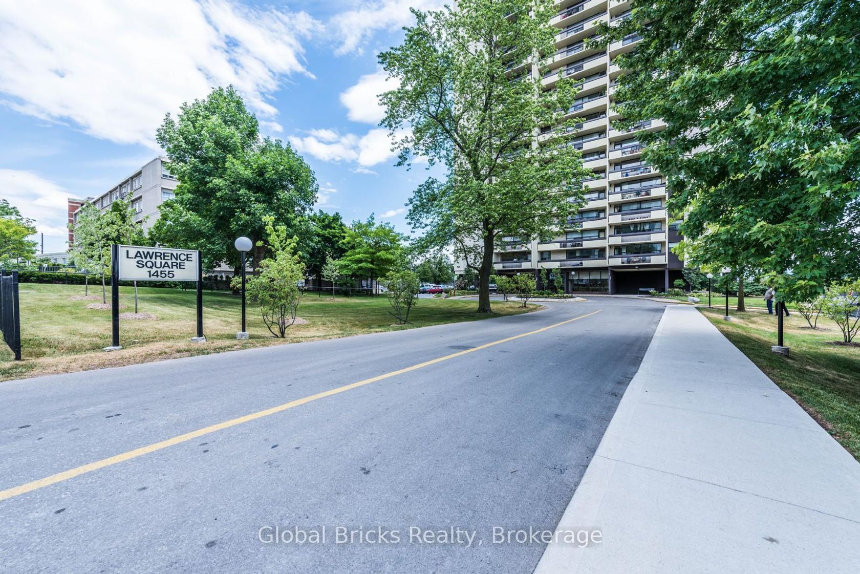 Photo 5 at 2006 - 1455 Lawrence Avenue W, Amesbury, Toronto Photo 5 at 2006 - 1455 Lawrence Avenue W, Amesbury, Toronto