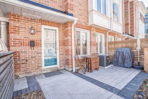 Photo 2 at 82 - 151 Townsgate Drive, Yorkhill, Vaughan