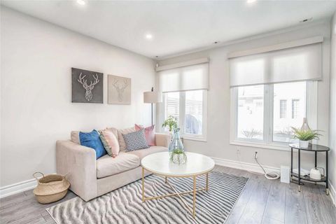 Photo 5 at 82 - 151 Townsgate Drive, Yorkhill, Vaughan