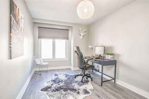 Photo 16 at 82 - 151 Townsgate Drive, Yorkhill, Vaughan