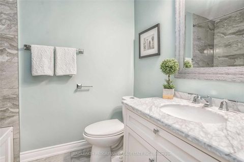 Photo 18 at 82 - 151 Townsgate Drive, Yorkhill, Vaughan