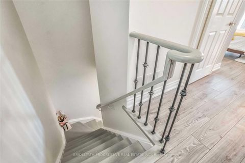 Photo 19 at 82 - 151 Townsgate Drive, Yorkhill, Vaughan