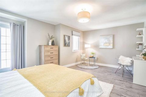 Photo 21 at 82 - 151 Townsgate Drive, Yorkhill, Vaughan