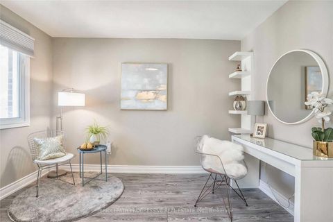 Photo 22 at 82 - 151 Townsgate Drive, Yorkhill, Vaughan