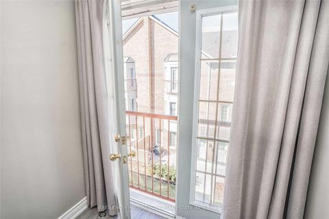 Photo 24 at 82 - 151 Townsgate Drive, Yorkhill, Vaughan