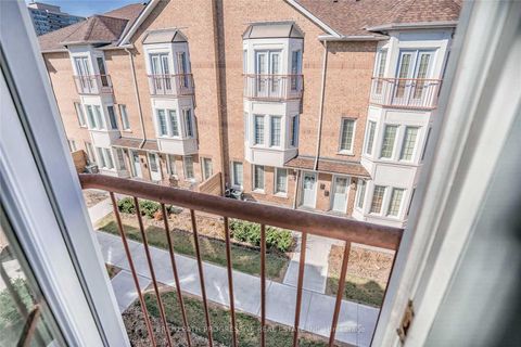 Photo 25 at 82 - 151 Townsgate Drive, Yorkhill, Vaughan