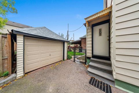 Photo 2 at 246 Westlake Avenue, Lumsden, Toronto