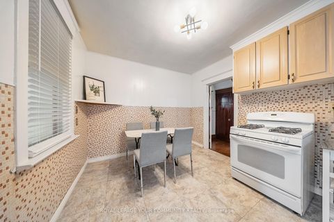 Photo 10 at 246 Westlake Avenue, Lumsden, Toronto