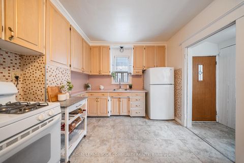 Photo 11 at 246 Westlake Avenue, Lumsden, Toronto