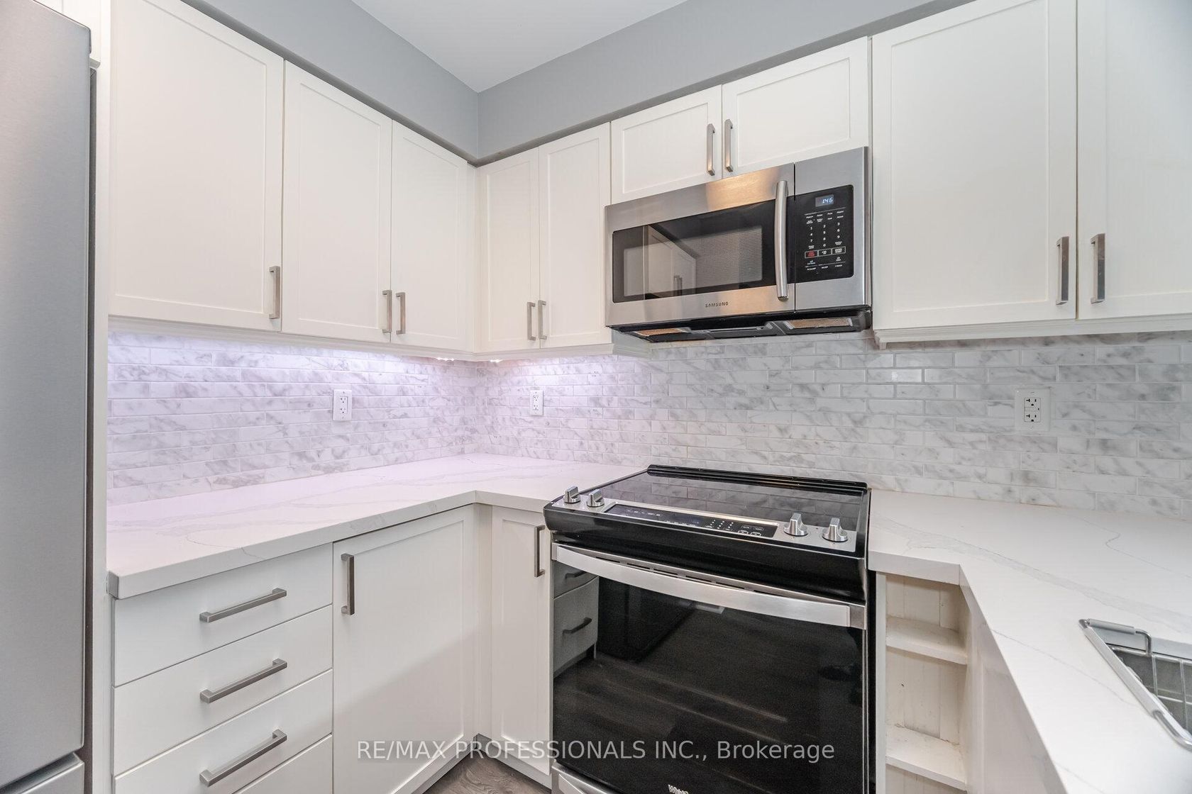Photo 6 at 2302 - 155 Legion Road N, Mimico, Toronto Photo 6 at 2302 - 155 Legion Road N, Mimico, Toronto